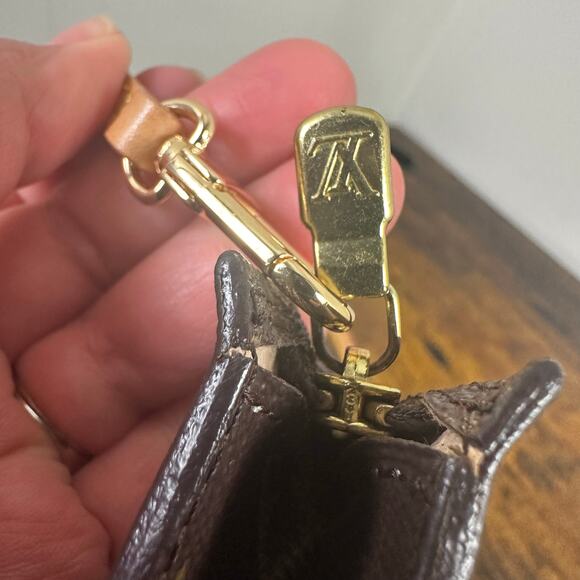 Louis Vuitton Monogram Bucket Accessories Pochette Bag - Picture 5 of 11